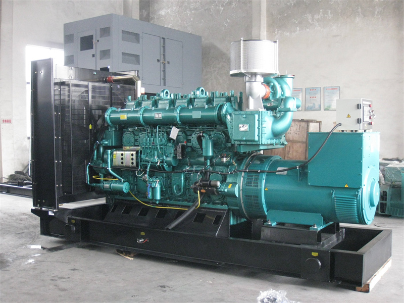金塔200KW 柴油发电机的油耗是多少？